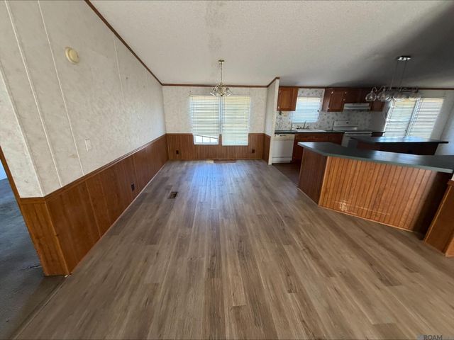 806 S Quiett Ave, Gonzales, LA 70737