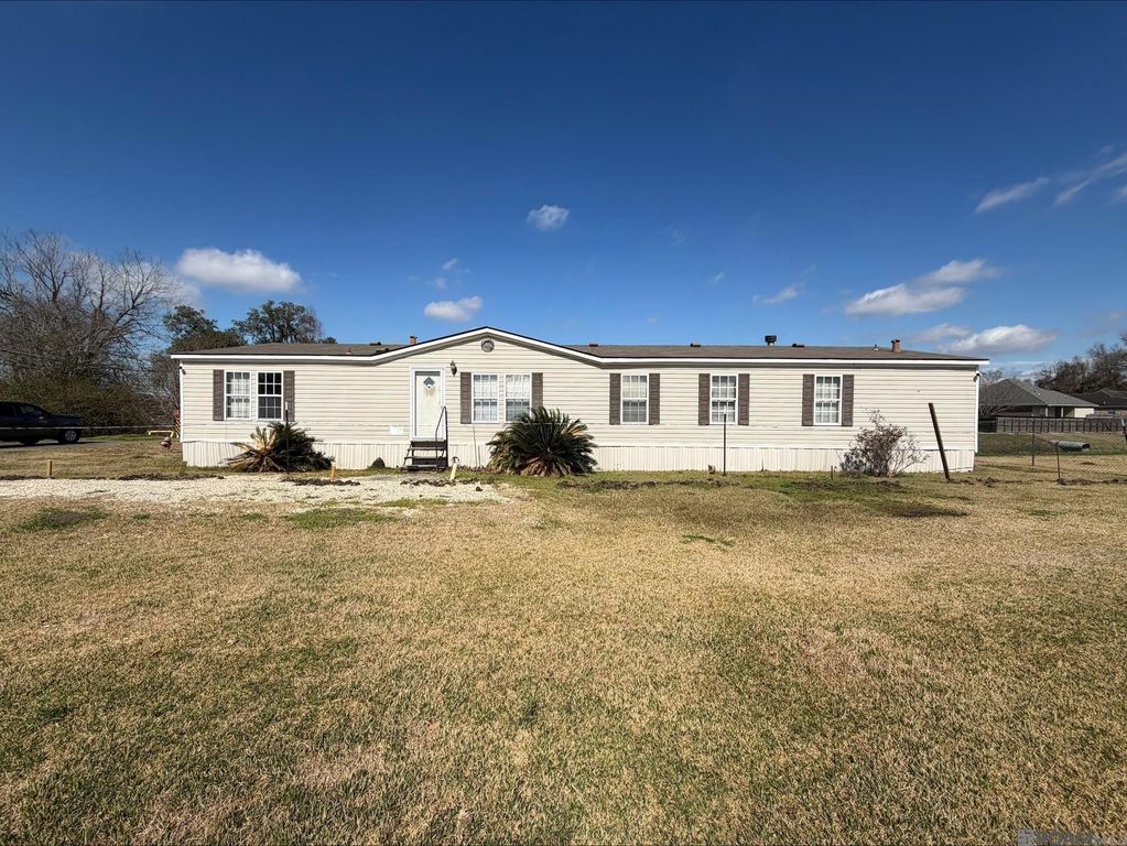 806 S Quiett Ave, Gonzales, LA 70737