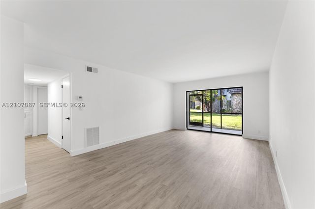 3105 Oakland Shores Dr J110, Oakland Park, FL 33309