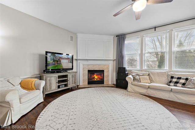 9894 High Meadow Drive, Superior Charter Township, MI 48198