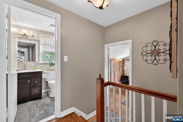 7 Spier Drive, Livingston, NJ 07039