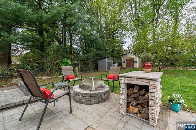 7 Spier Drive, Livingston, NJ 07039