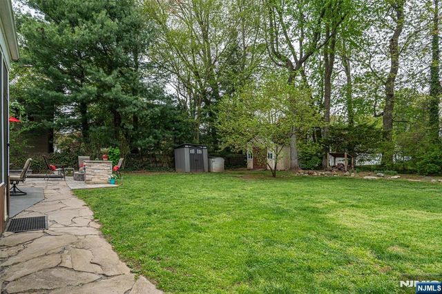 7 Spier Drive, Livingston, NJ 07039