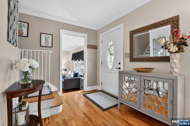 7 Spier Drive, Livingston, NJ 07039