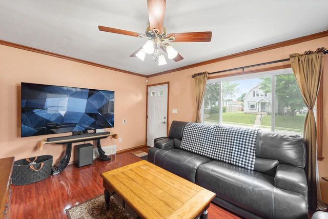 1823 Missouri AVENUE, South Milwaukee, WI 53172