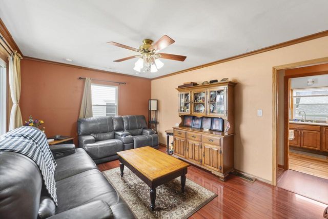 1823 Missouri AVENUE, South Milwaukee, WI 53172