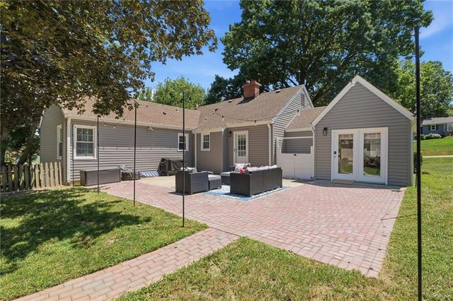 636 Hillside Avenue, Liberty, MO 64068