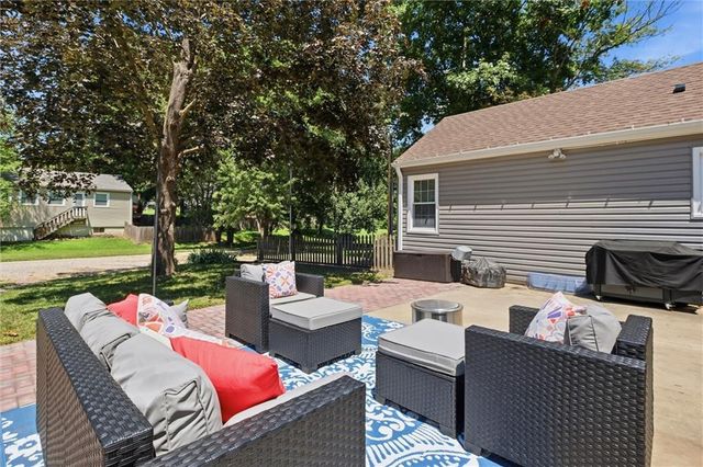 636 Hillside Avenue, Liberty, MO 64068