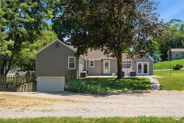 636 Hillside Avenue, Liberty, MO 64068
