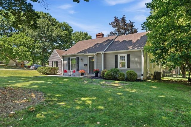 636 Hillside Avenue, Liberty, MO 64068