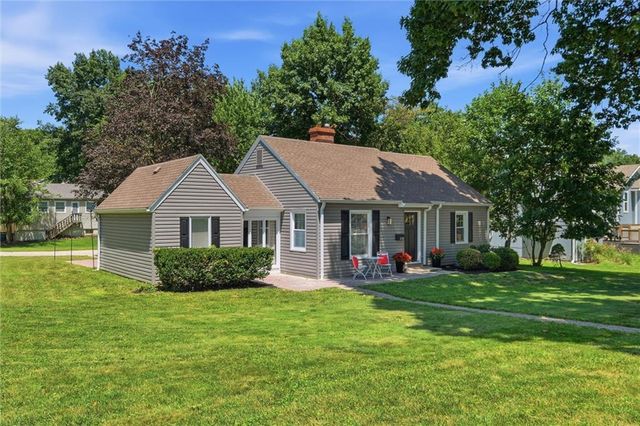 636 Hillside Avenue, Liberty, MO 64068