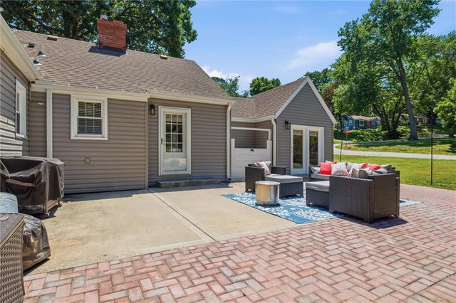 636 Hillside Avenue, Liberty, MO 64068