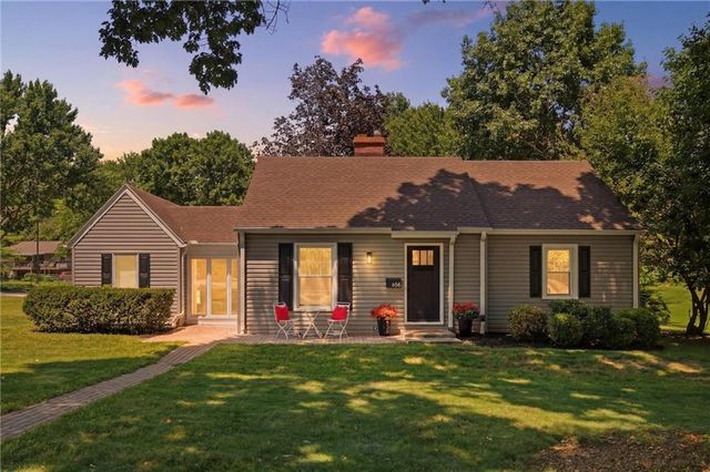 636 Hillside Avenue, Liberty, MO 64068