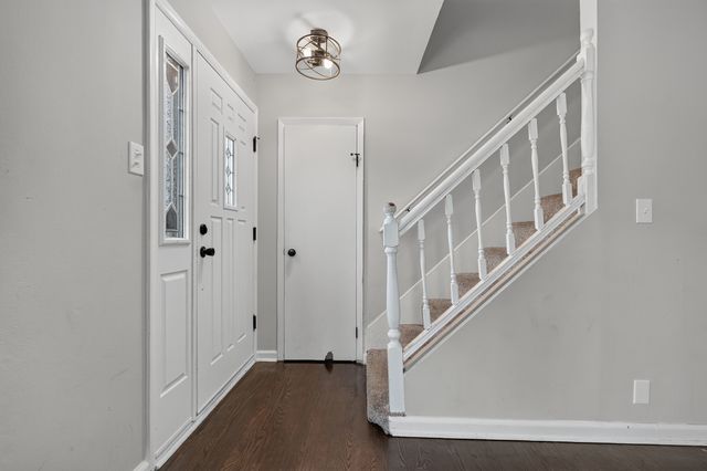7945 W 91st Street, Hickory Hills, IL 60457