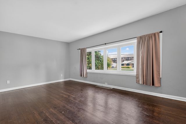 7945 W 91st Street, Hickory Hills, IL 60457