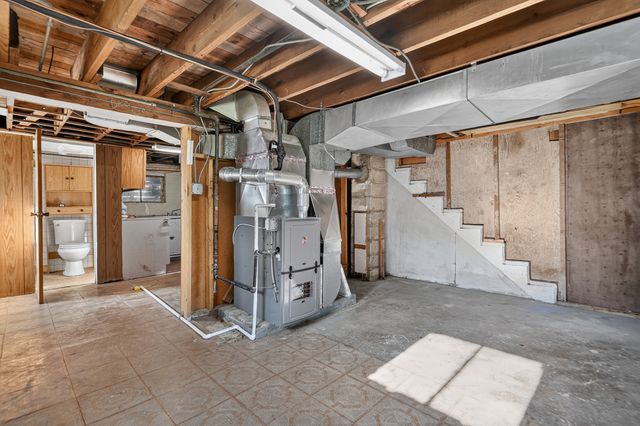 7945 W 91st Street, Hickory Hills, IL 60457