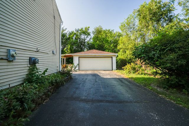 7945 W 91st Street, Hickory Hills, IL 60457