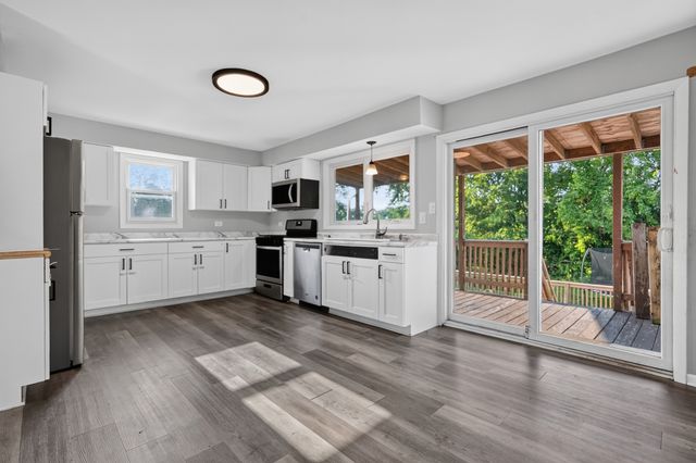 7945 W 91st Street, Hickory Hills, IL 60457