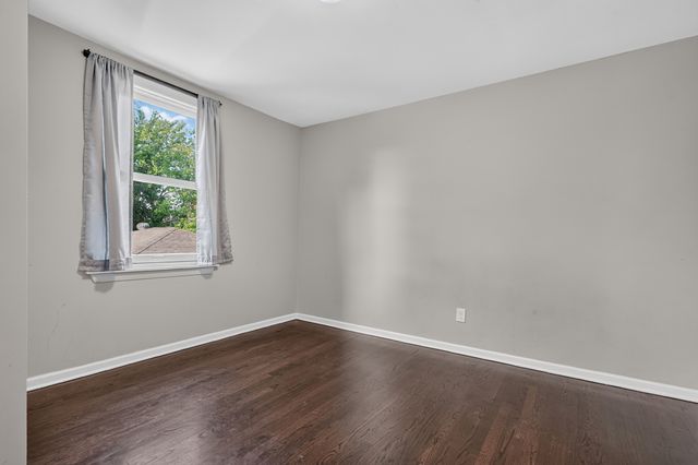 7945 W 91st Street, Hickory Hills, IL 60457