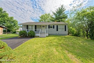 36 New Jersey Avenue, East Greenbush, NY 12144