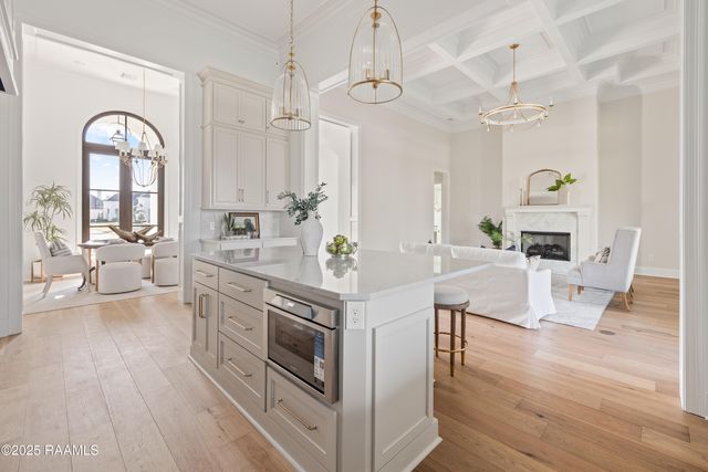 221 Rue De La Rochelle, Broussard, LA 70518