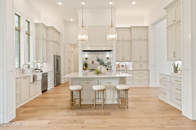 221 Rue De La Rochelle, Broussard, LA 70518