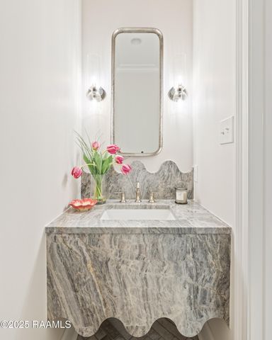 221 Rue De La Rochelle, Broussard, LA 70518