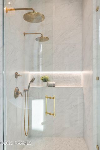 221 Rue De La Rochelle, Broussard, LA 70518