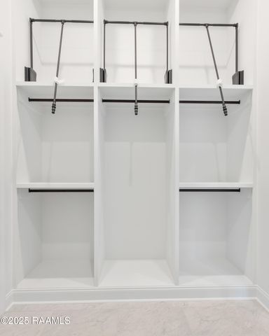 221 Rue De La Rochelle, Broussard, LA 70518