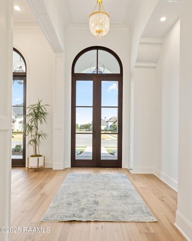 221 Rue De La Rochelle, Broussard, LA 70518