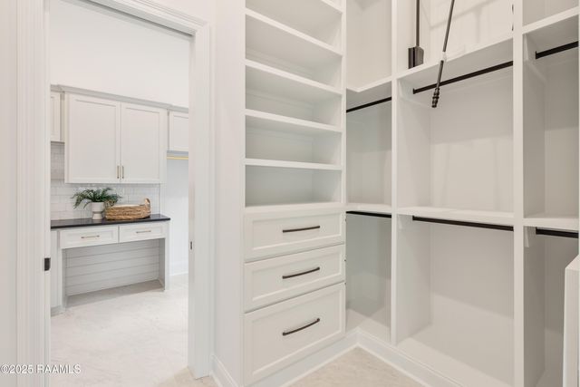 221 Rue De La Rochelle, Broussard, LA 70518