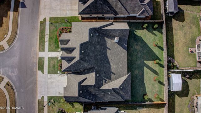 221 Rue De La Rochelle, Broussard, LA 70518