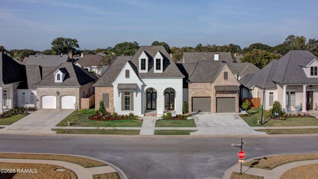 221 Rue De La Rochelle, Broussard, LA 70518