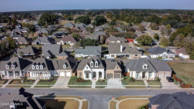 221 Rue De La Rochelle, Broussard, LA 70518