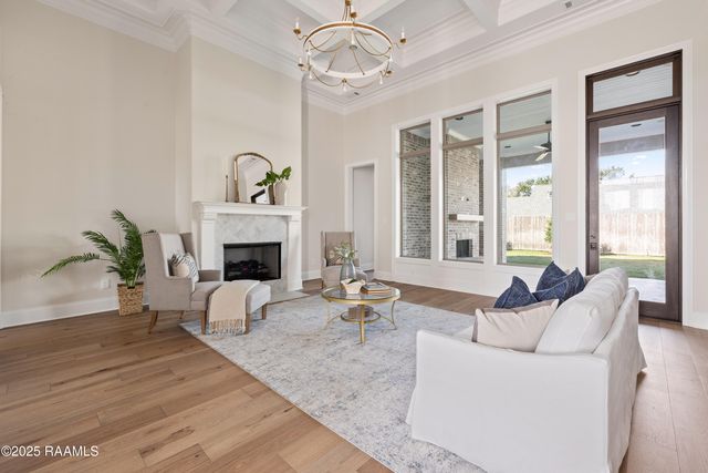 221 Rue De La Rochelle, Broussard, LA 70518