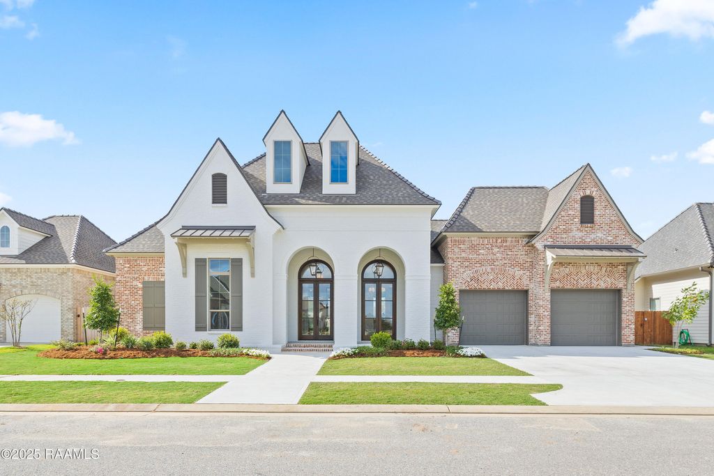 221 Rue De La Rochelle, Broussard, LA 70518