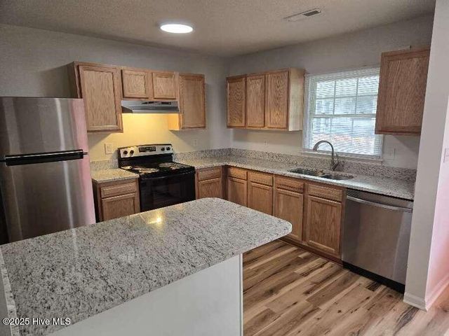 3905 Guardian Avenue B10, Morehead City, NC 28557