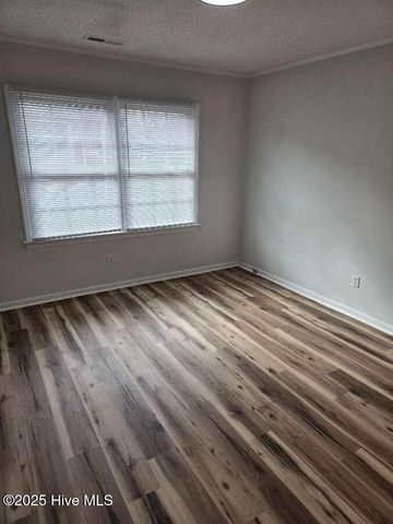 3905 Guardian Avenue B10, Morehead City, NC 28557