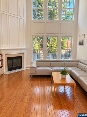 120 White Pine Court U114, Paramus, NJ 07652
