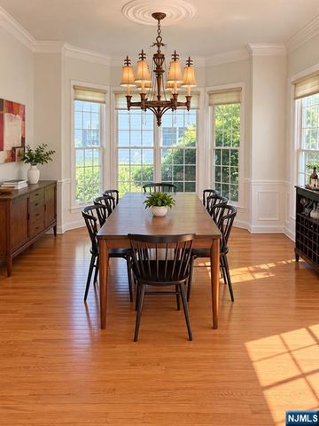 120 White Pine Court U114, Paramus, NJ 07652