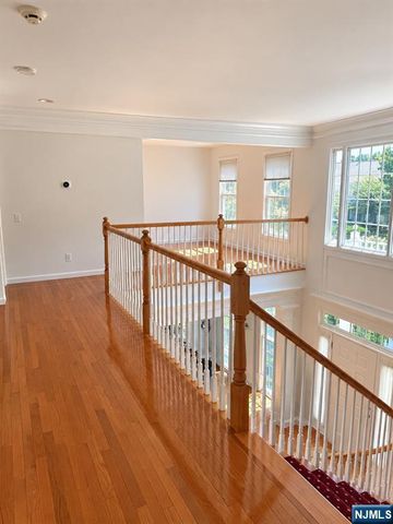 120 White Pine Court U114, Paramus, NJ 07652