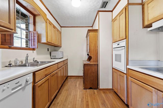 6141 Sherry Drive, Guntersville, AL 35976