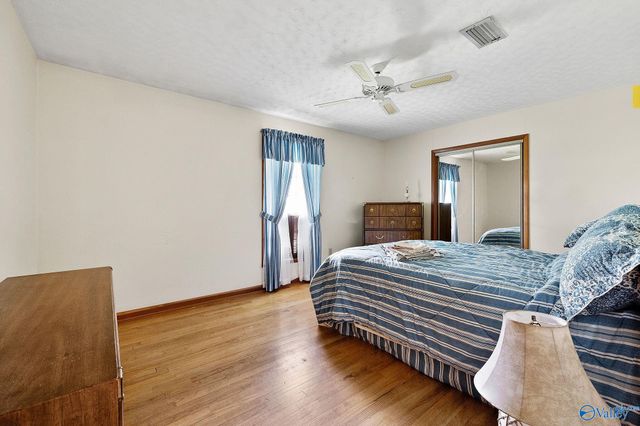 6141 Sherry Drive, Guntersville, AL 35976