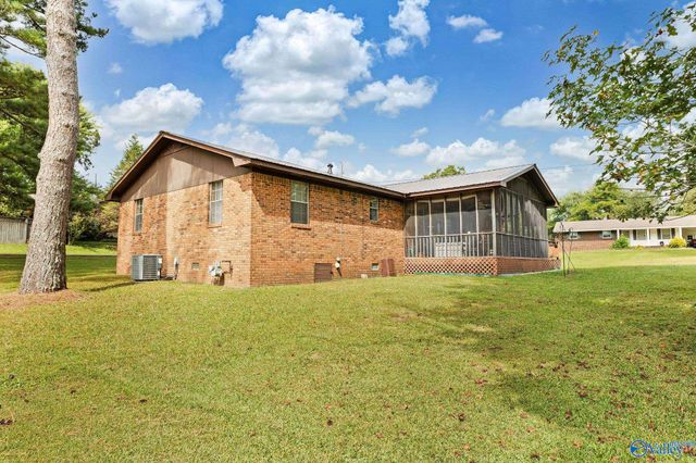 6141 Sherry Drive, Guntersville, AL 35976