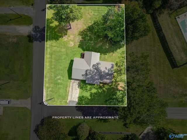 6141 Sherry Drive, Guntersville, AL 35976