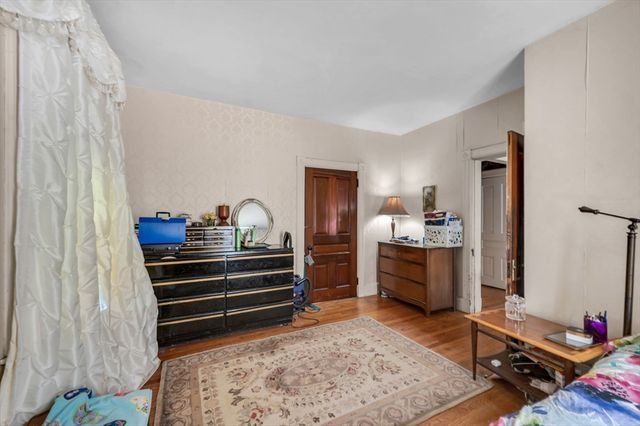 415 Maple St, Springfield, MA 01105
