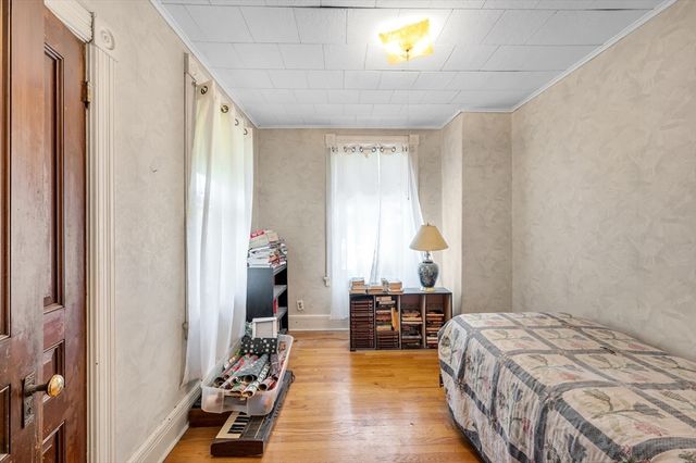 415 Maple St, Springfield, MA 01105