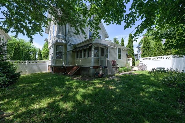 415 Maple St, Springfield, MA 01105