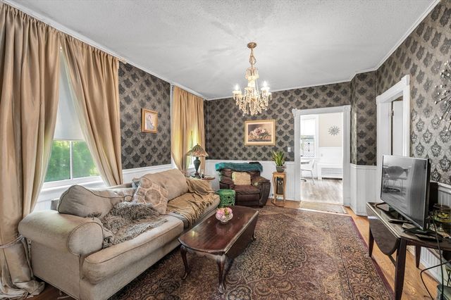415 Maple St, Springfield, MA 01105