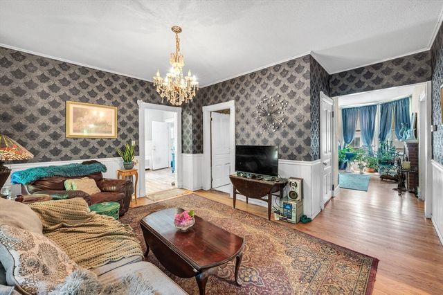 415 Maple St, Springfield, MA 01105